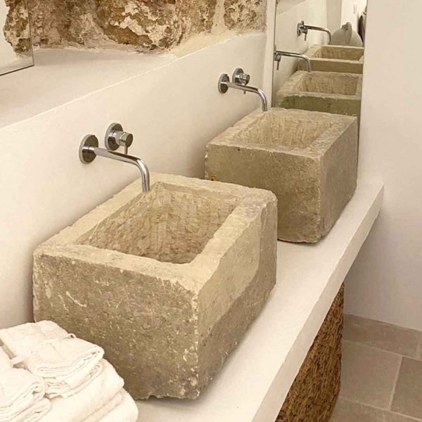 lavabo pilozza realizzata a mano in pietra leccese